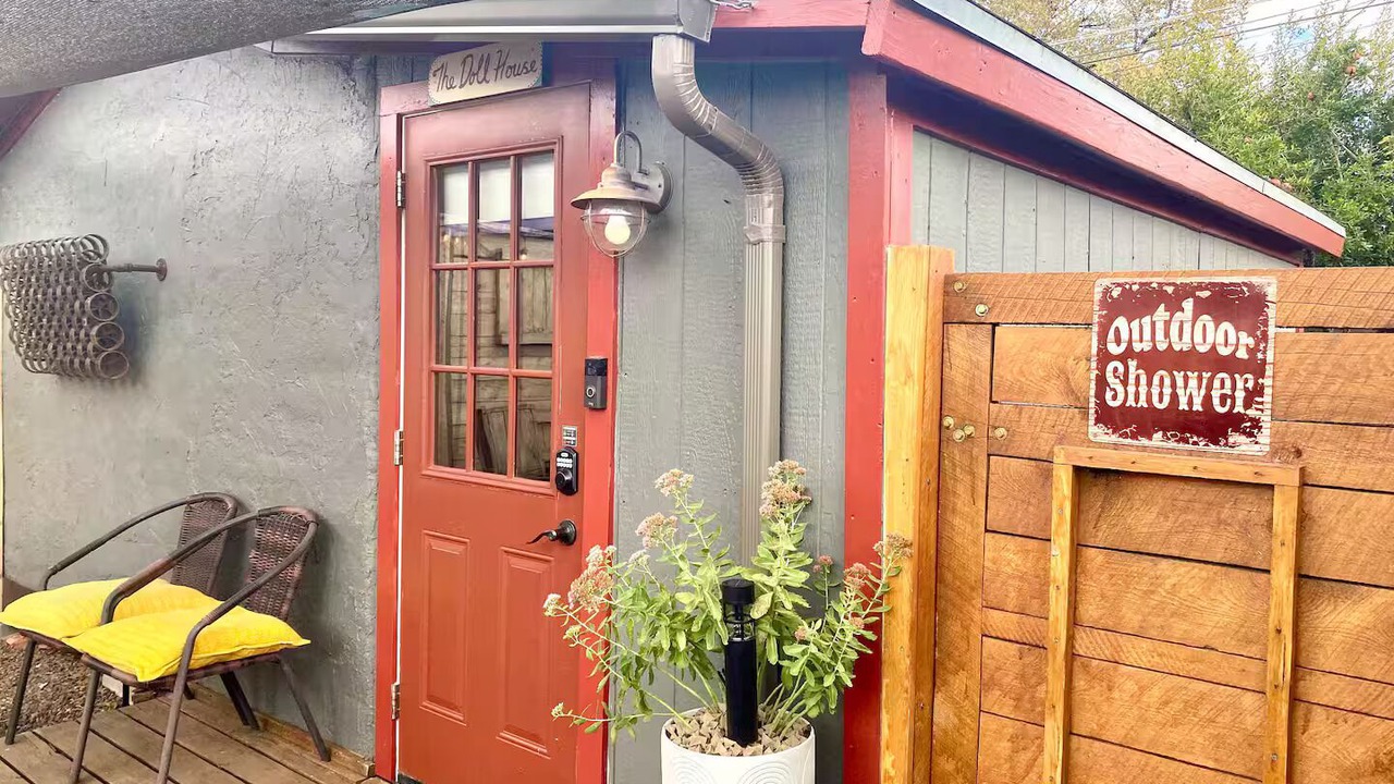 Photo of Outdoor in Page
