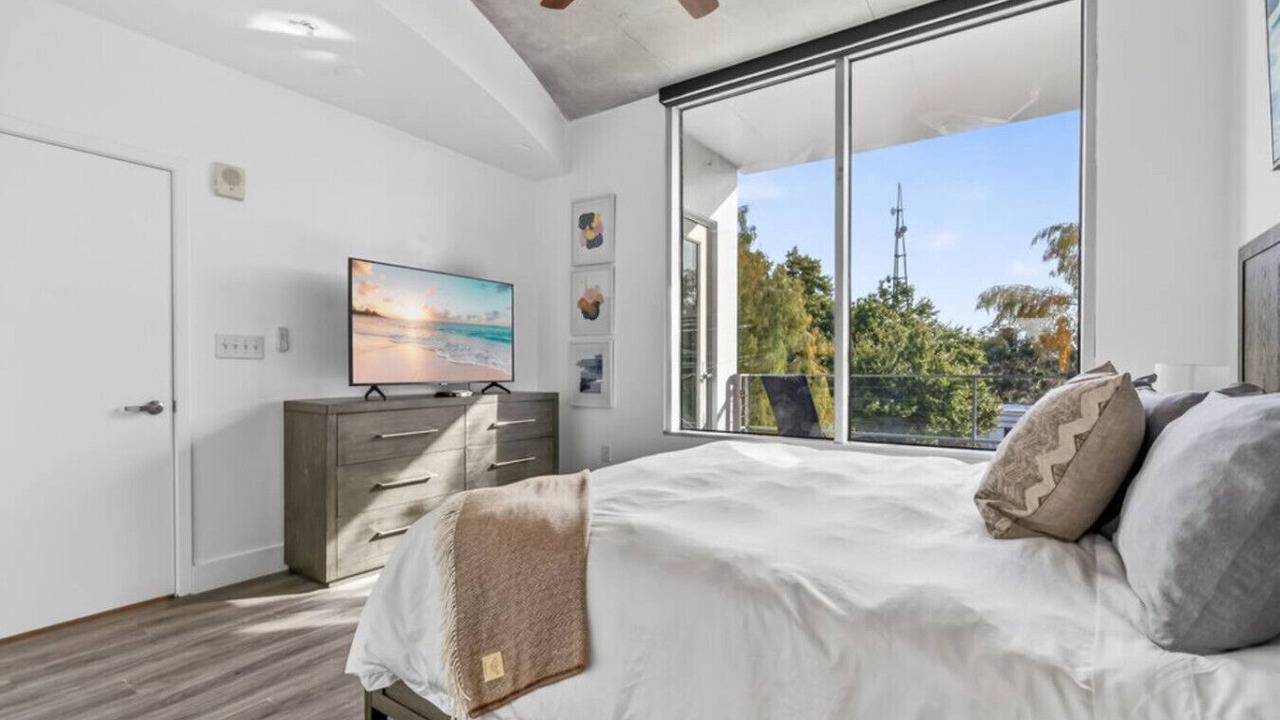 Photo of Bedroom in South Eola