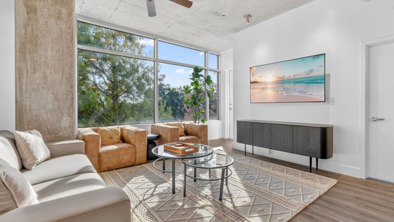 Photo of Livingroom in South Eola