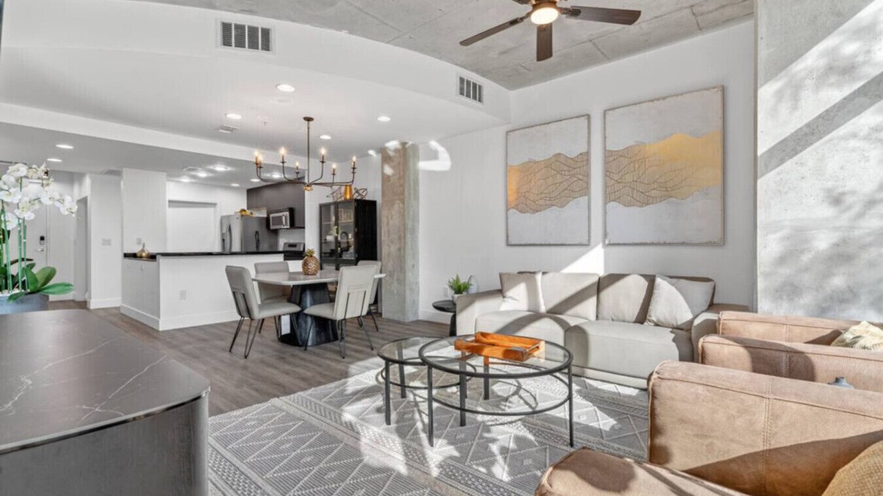 Photo of Livingroom in South Eola