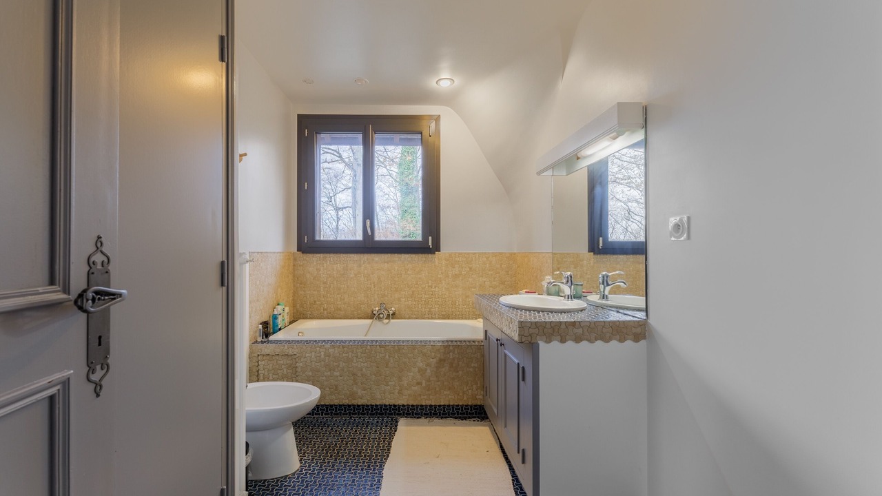 Photo of Bathroom in La Couture Boussey