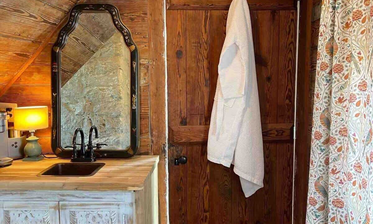 Photo of Bathroom in Cedar Mountain
