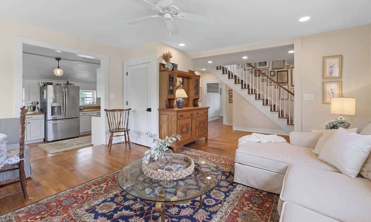 Photo of Livingroom in Cedar Mountain