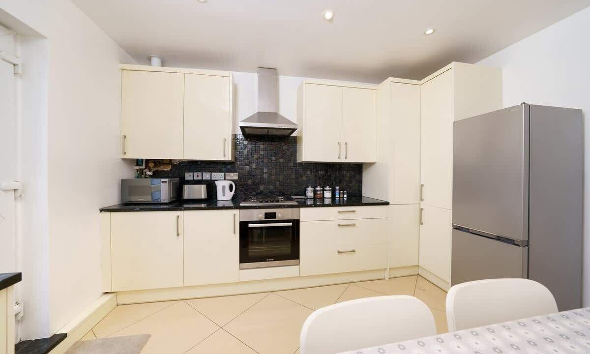 Photo of Kitchen in Harlington