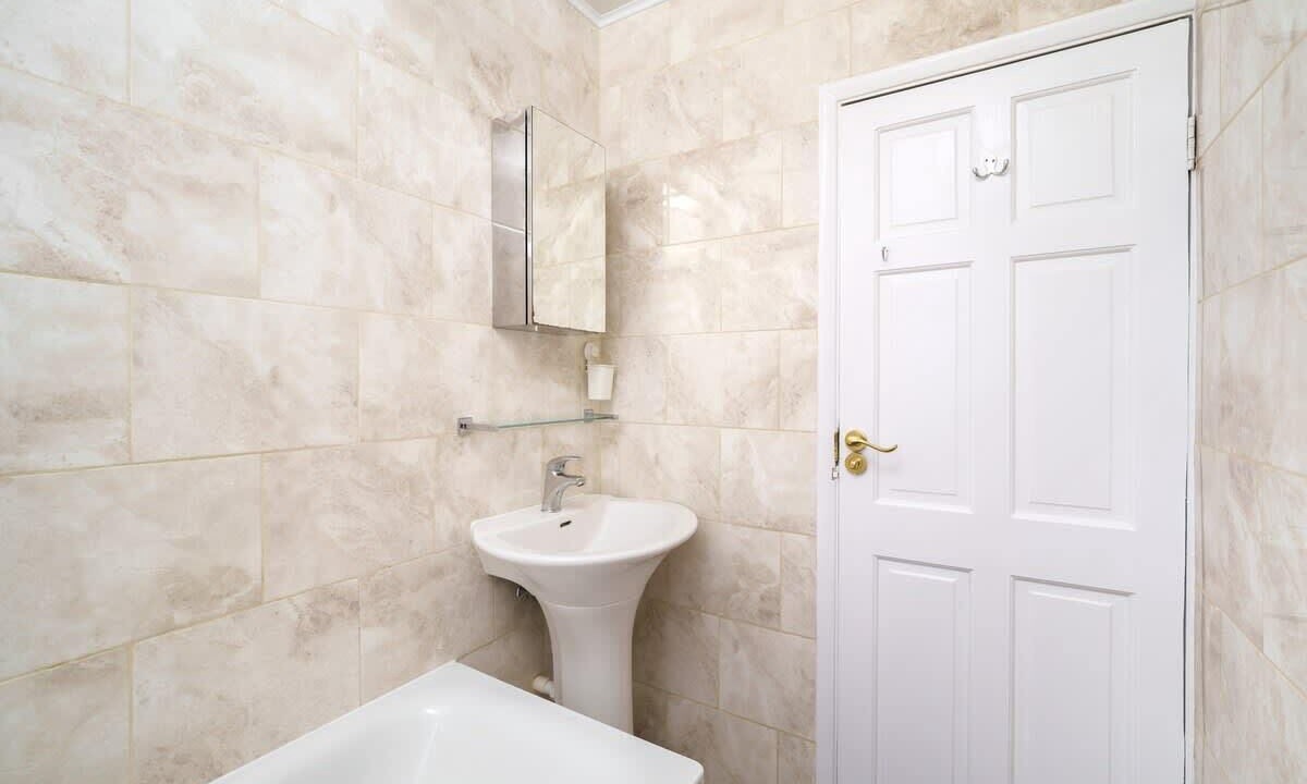 Photo of Bathroom in Harlington