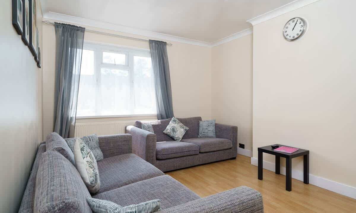 Photo of Livingroom in Harlington