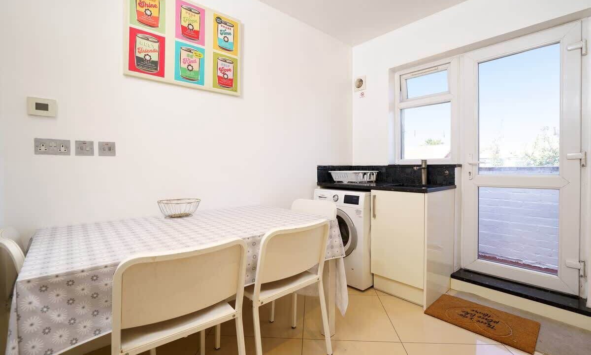 Photo of Others in Harlington