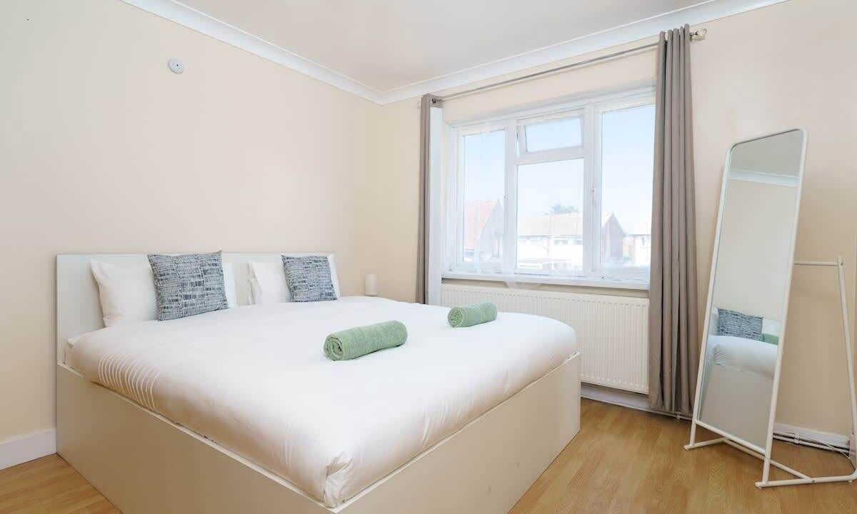 Photo of Bedroom in Harlington