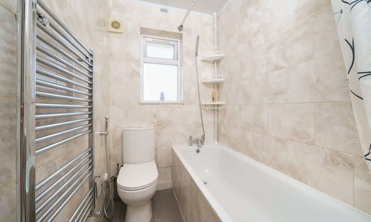 Photo of Bathroom in Harlington