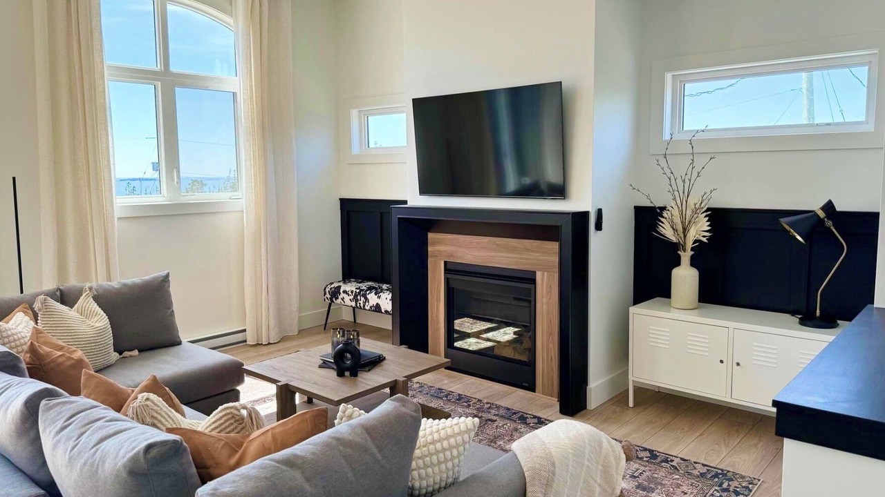 Photo of Livingroom in Clam Bay