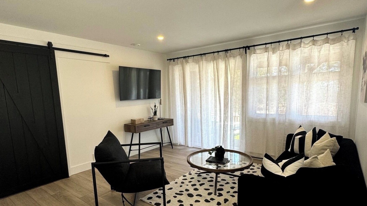 Photo of Livingroom in Clam Bay