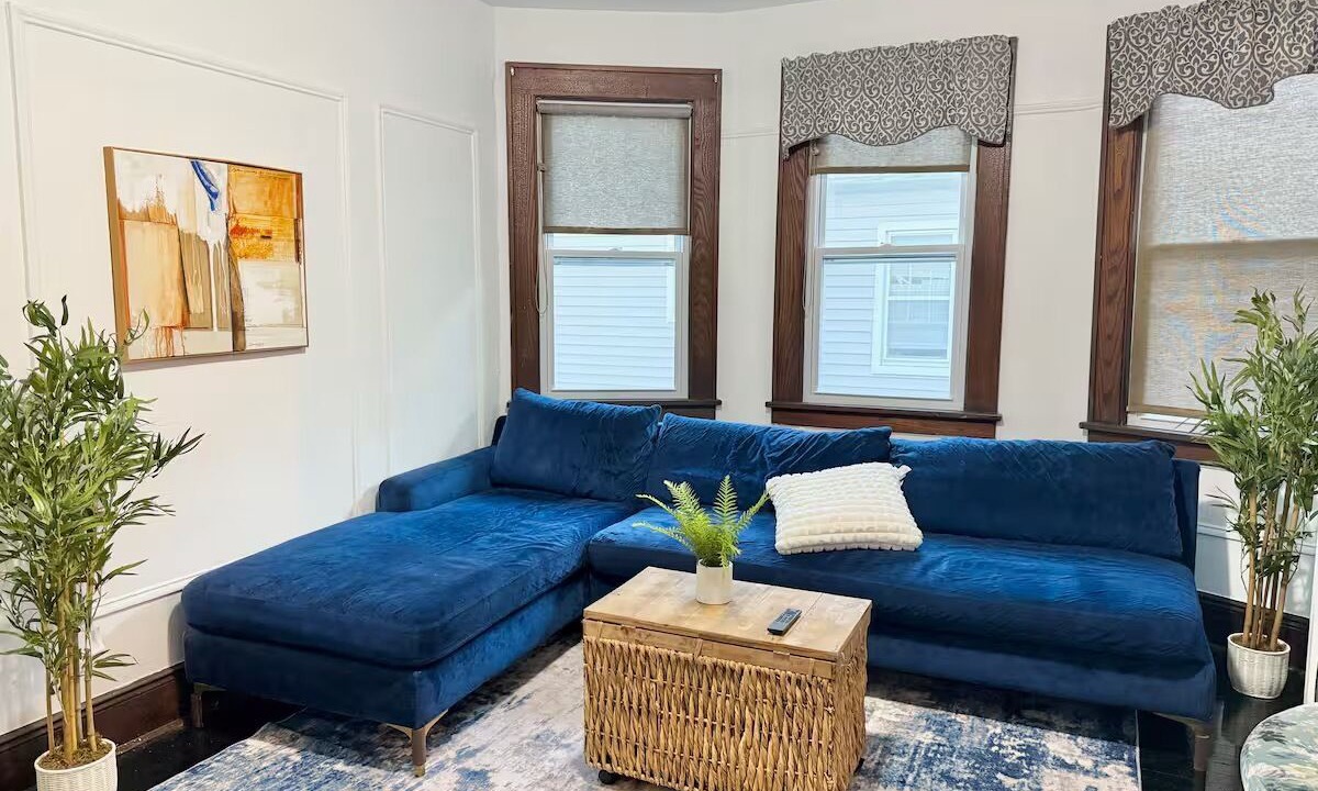 Photo of Livingroom in Edgewater