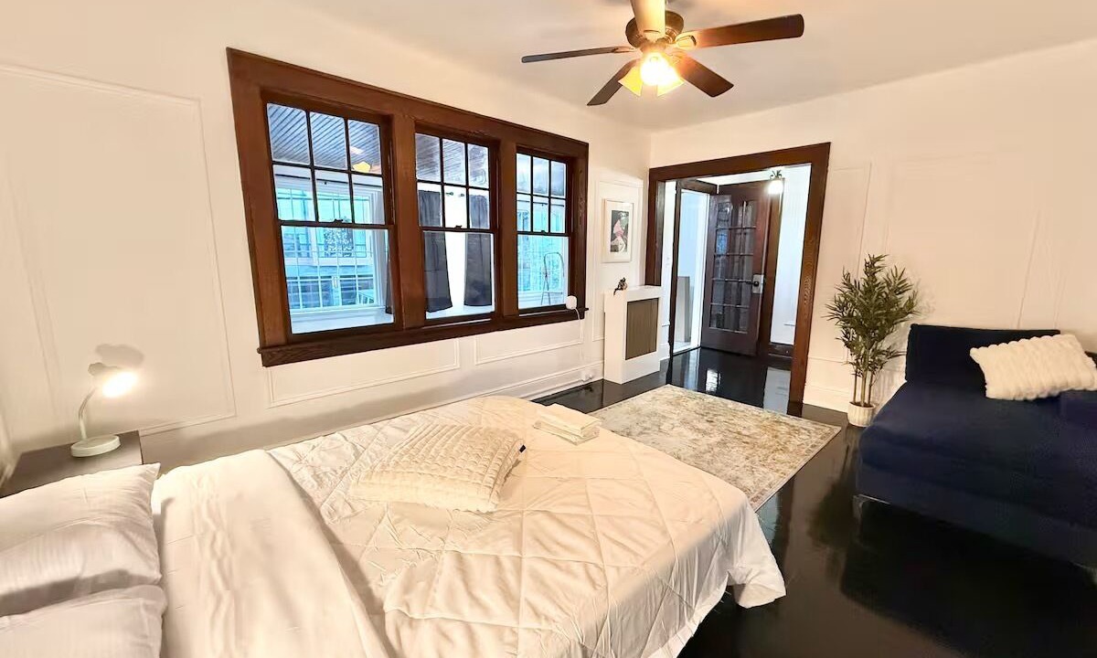 Photo of Bedroom in Edgewater