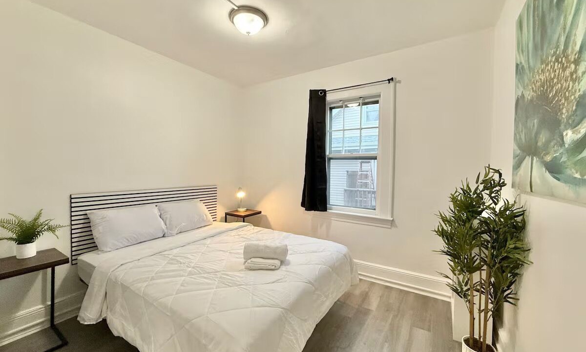 Photo of Bedroom in Edgewater