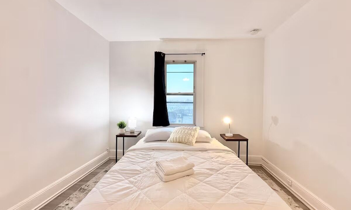 Photo of Bedroom in Edgewater