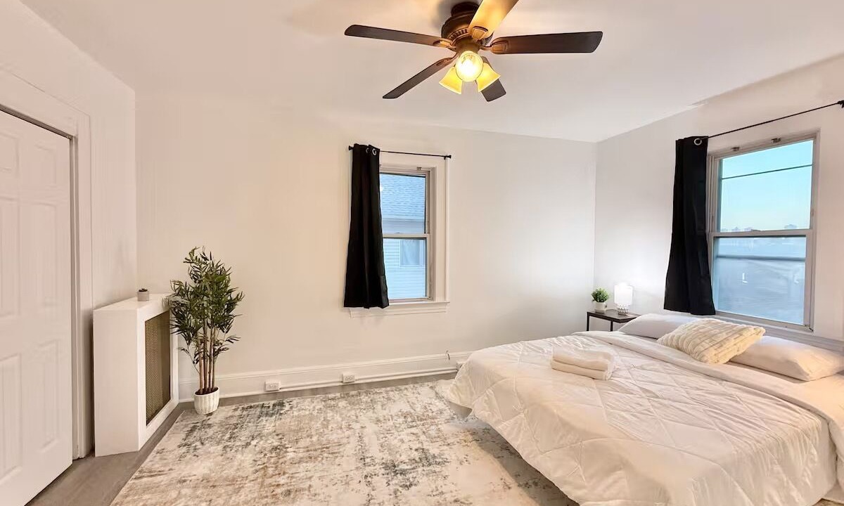 Photo of Bedroom in Edgewater