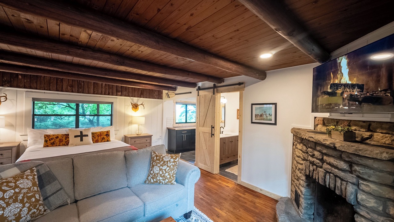 Photo of Bedroom in Eureka Springs