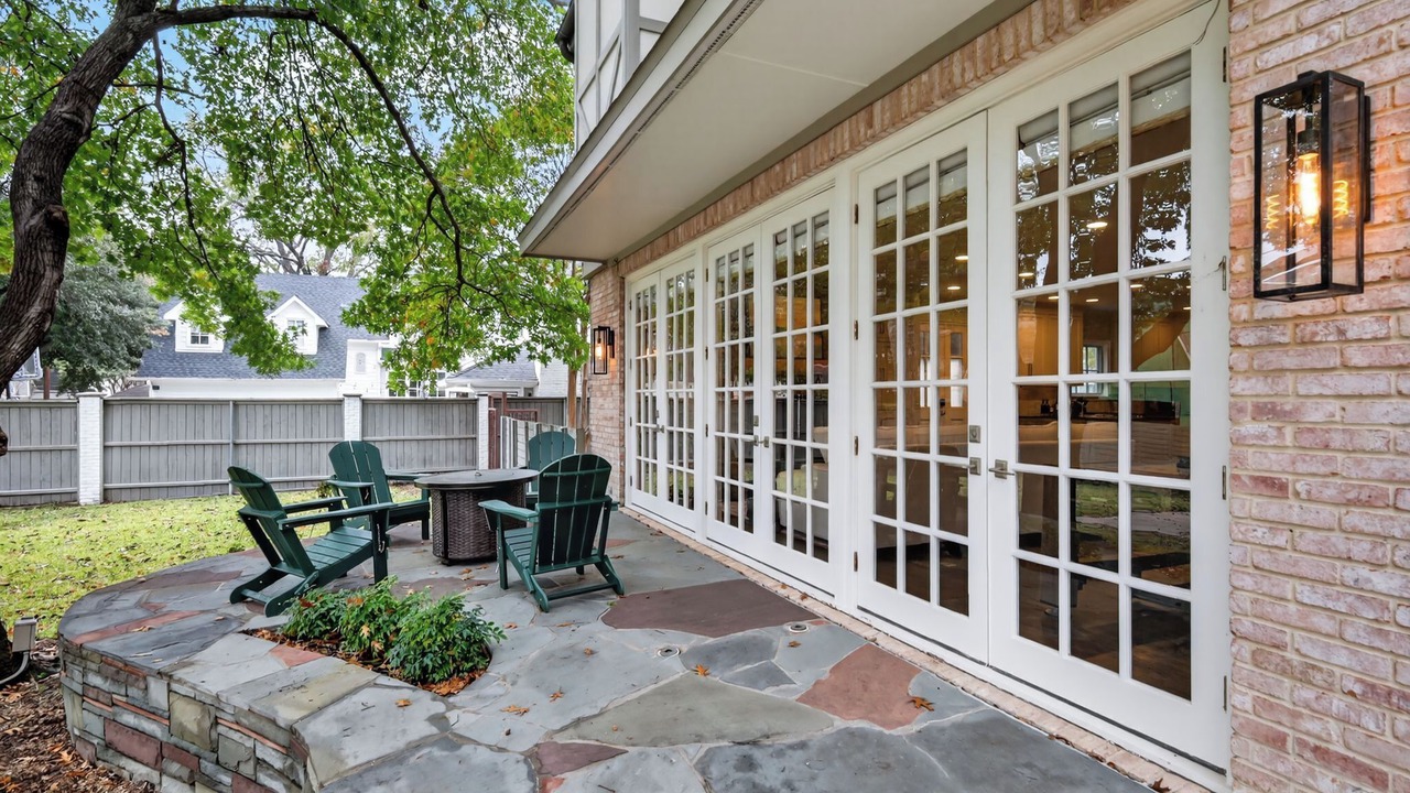 Photo of Outdoor in Park Cities