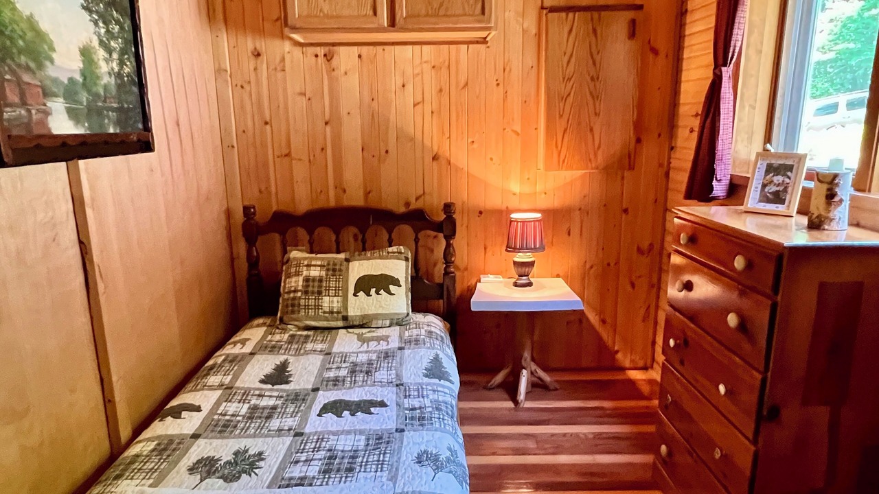 Photo of Bedroom in Long Lake