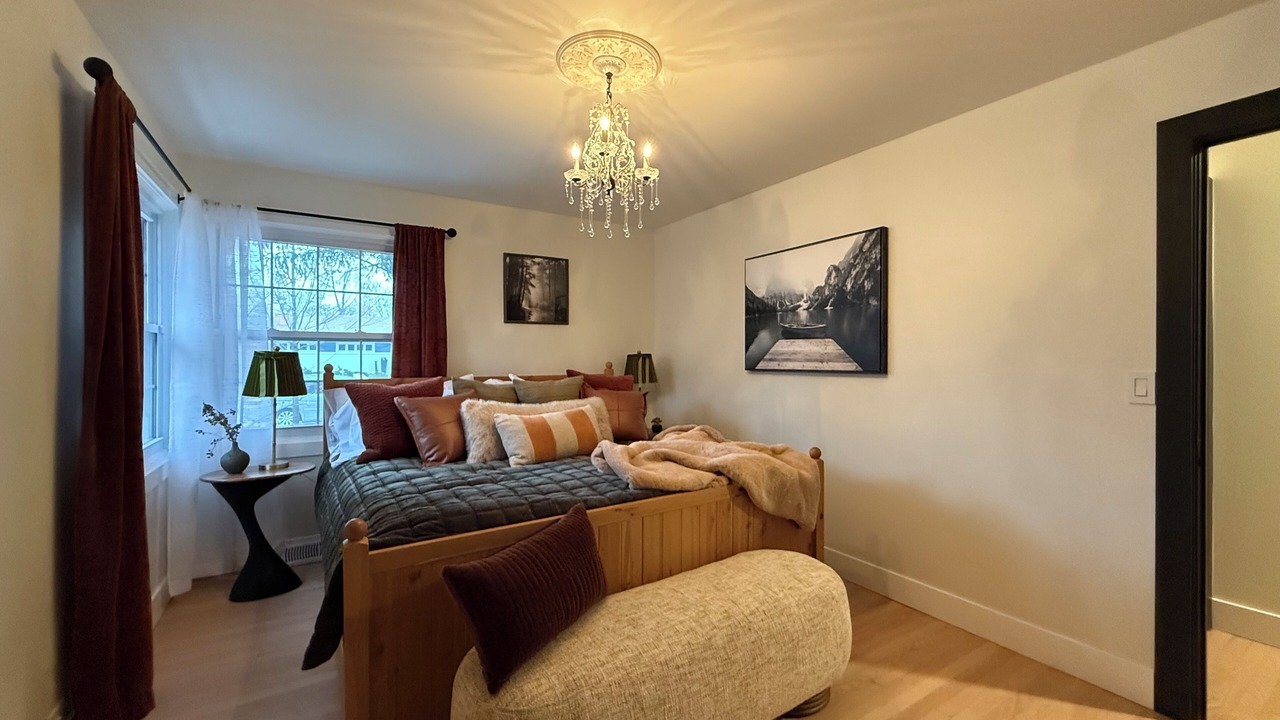 Photo of Bedroom in Arlington Heights