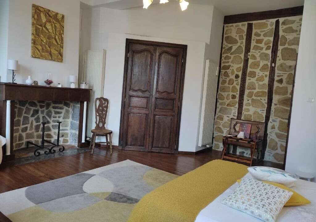 Photo of Bedroom in Oloron-Sainte-Marie