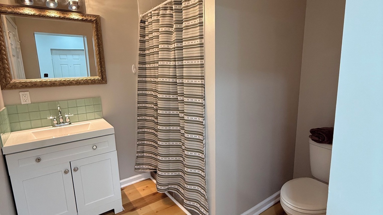Photo of Bathroom in Banks County
