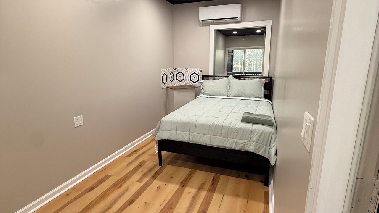 Photo of Bedroom in Banks County