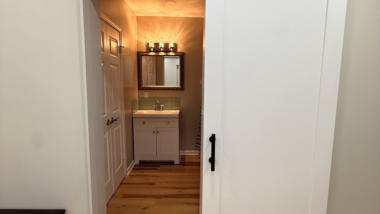 Photo of Bathroom in Banks County