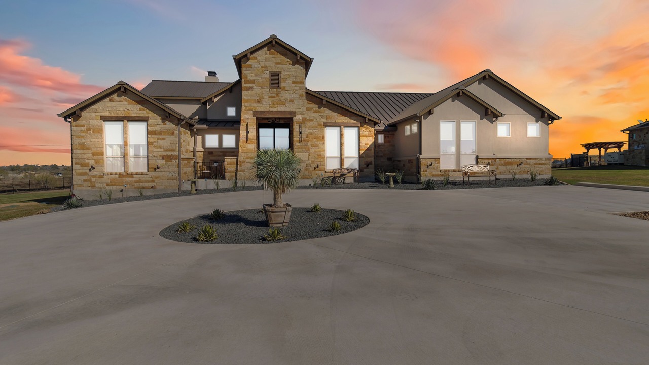 Photo of Outdoor in Manor