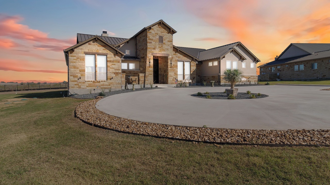 Photo of Outdoor in Manor
