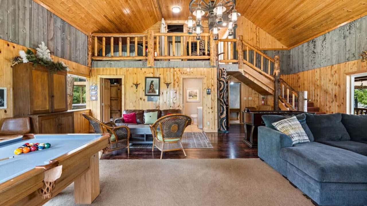 Photo of Livingroom in Bloomington