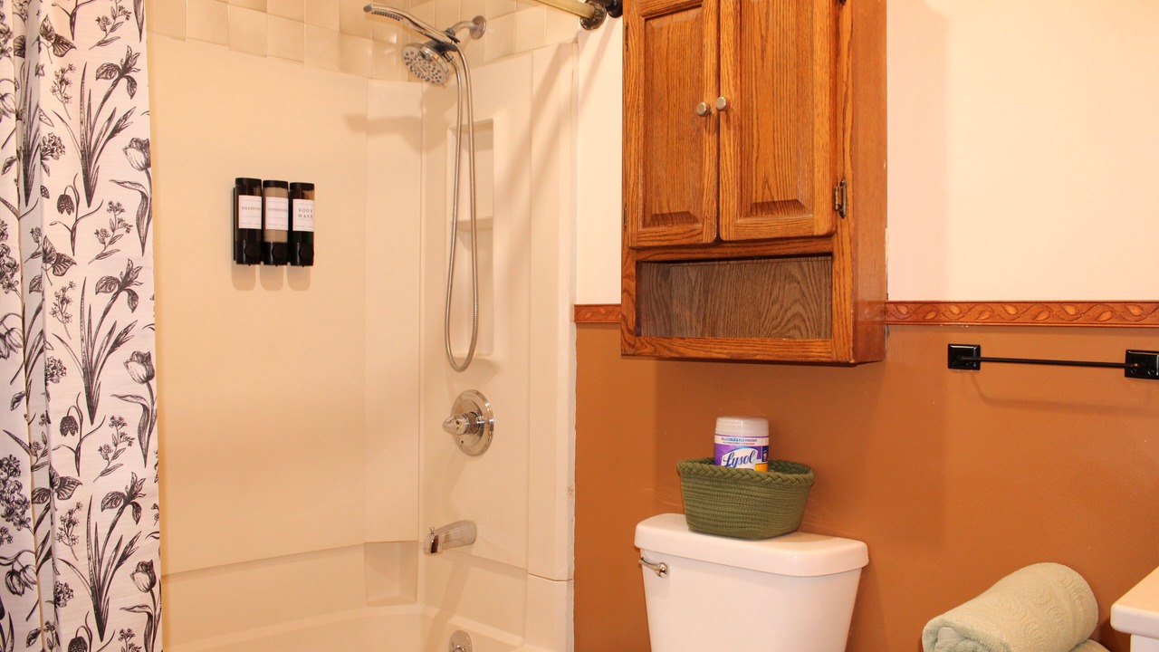 Photo of Bathroom in Garden City