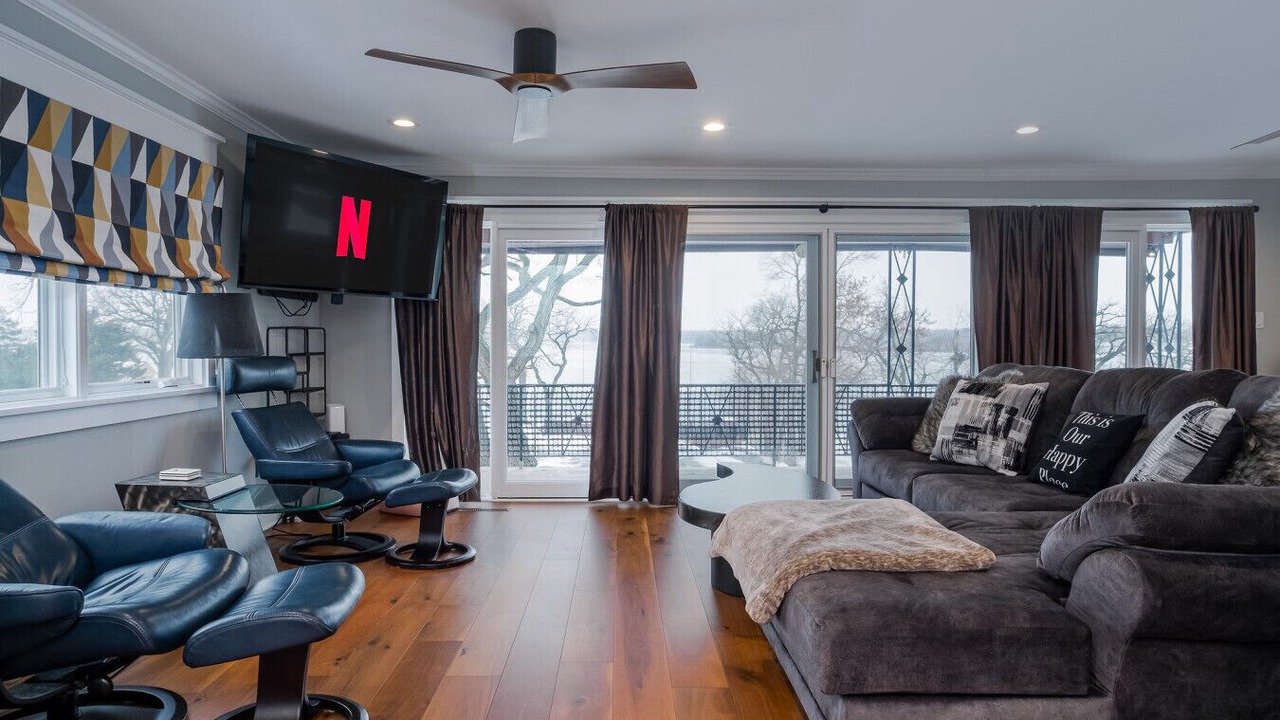 Photo of Livingroom in Fox Lake