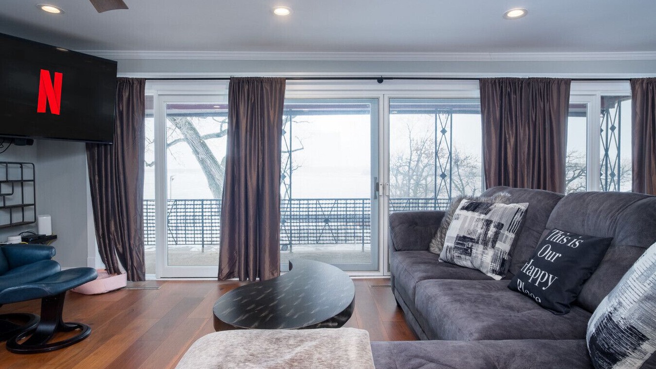 Photo of Livingroom in Fox Lake