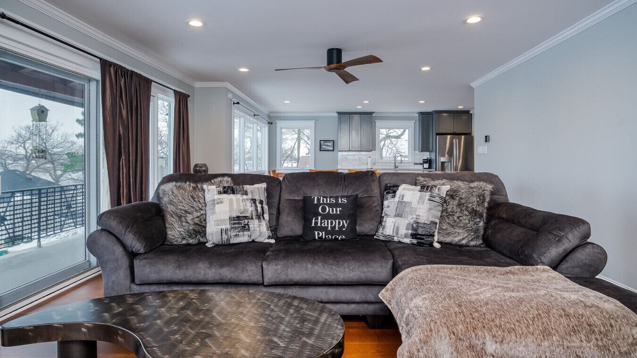 Photo of Livingroom in Fox Lake