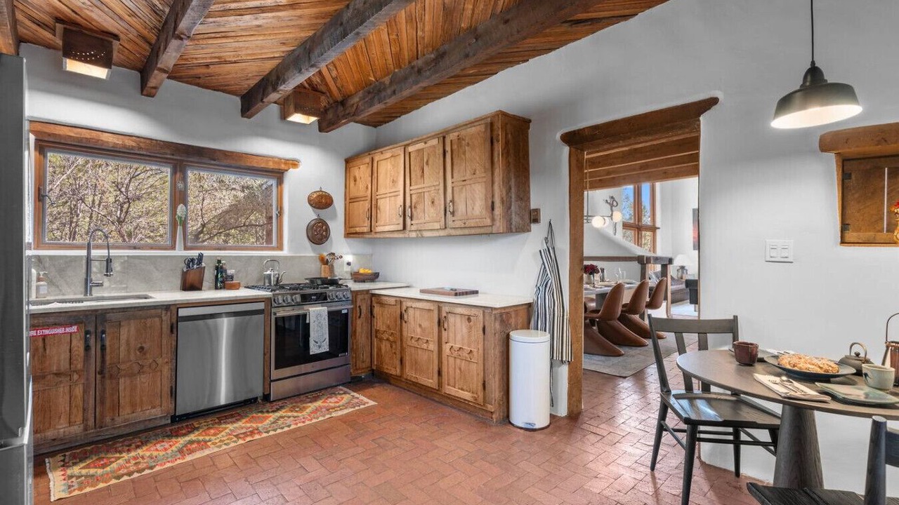 Photo of Kitchen in Northeast Santa Fe