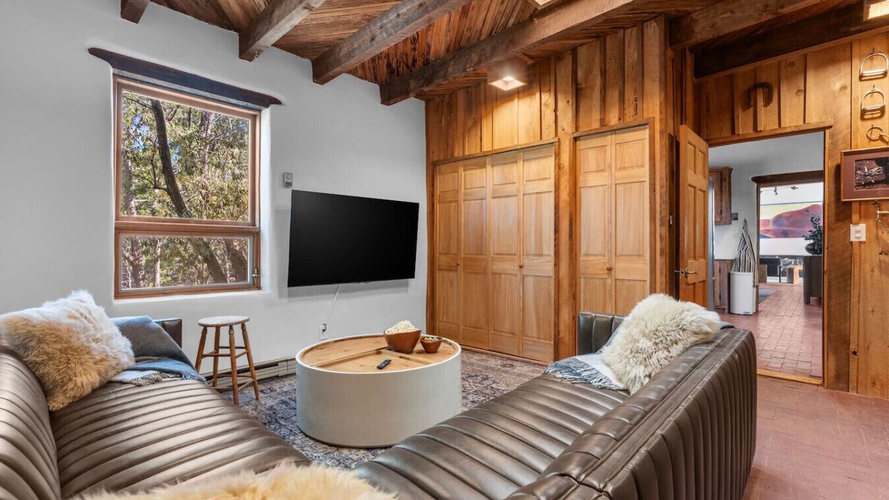 Photo of Livingroom in Northeast Santa Fe