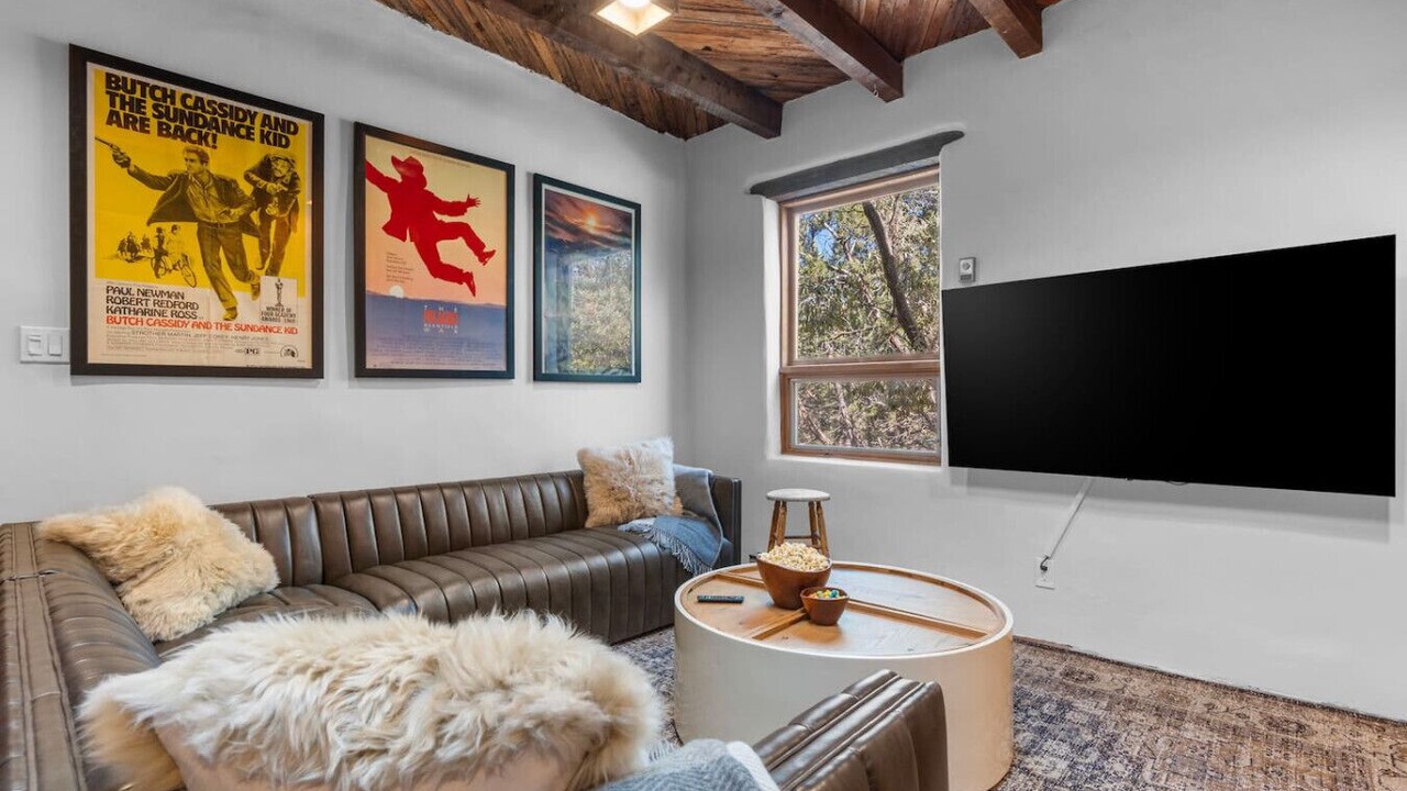 Photo of Livingroom in Northeast Santa Fe
