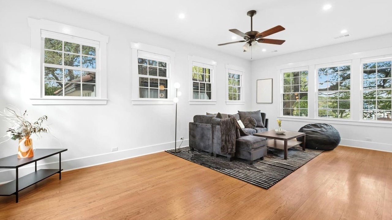 Photo of Livingroom in West Campus