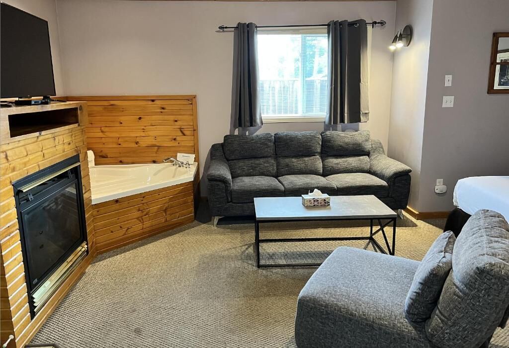 Photo of Livingroom in Wasaga Beach