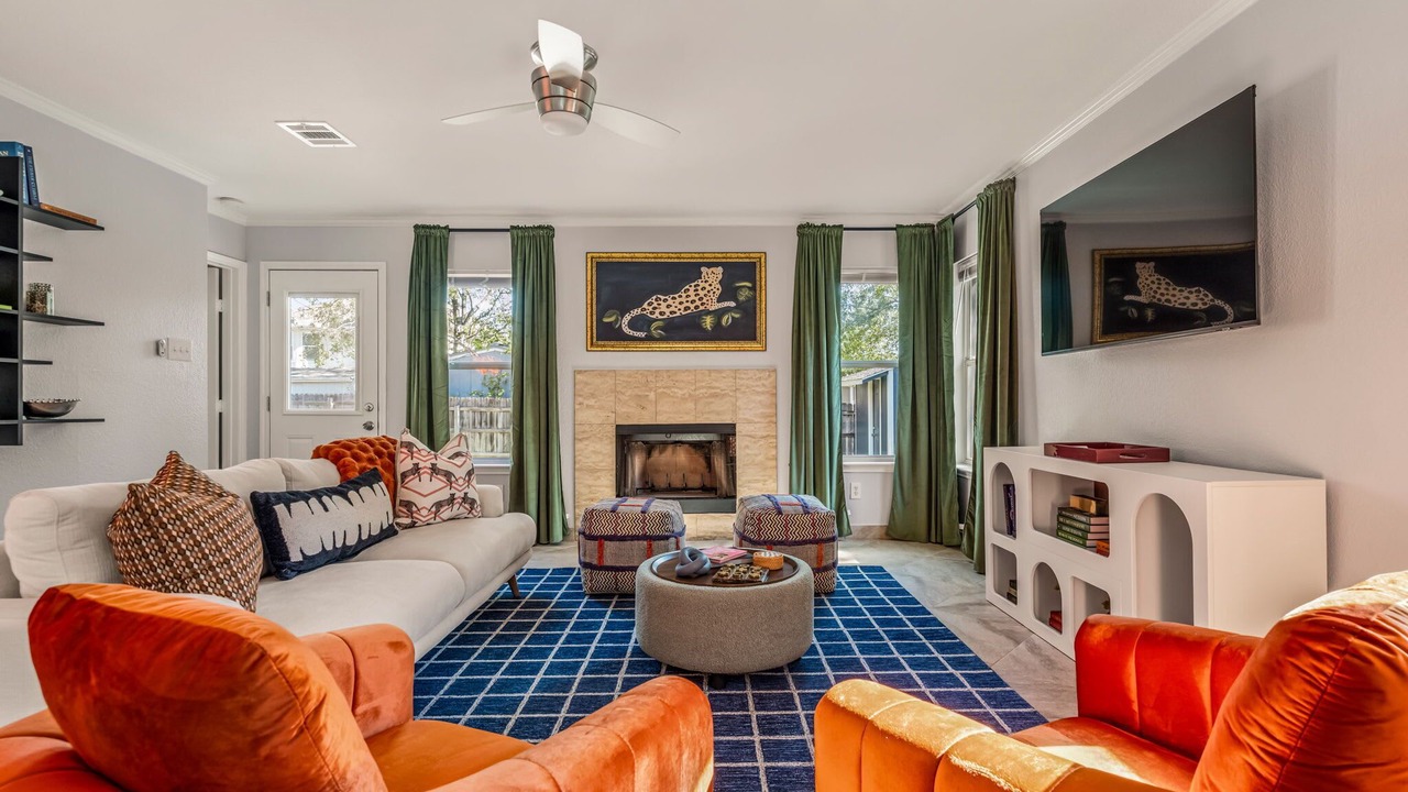 Photo of Livingroom in University Hills
