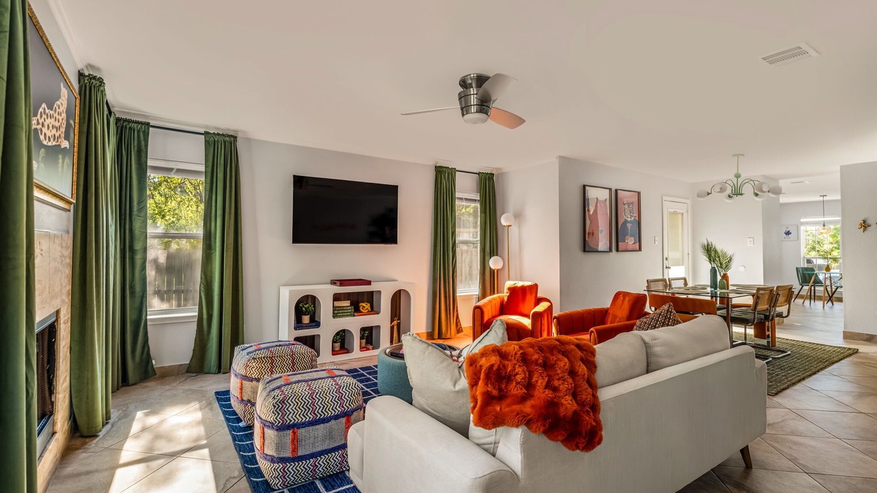 Photo of Livingroom in University Hills
