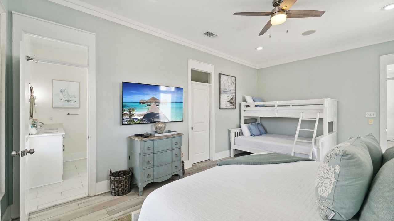 Photo of Bedroom in Delos