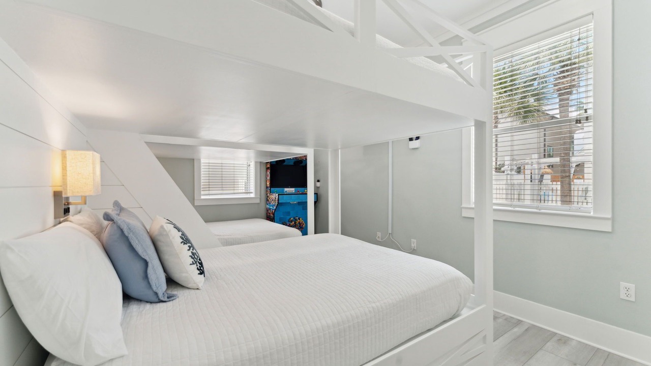 Photo of Bedroom in Delos