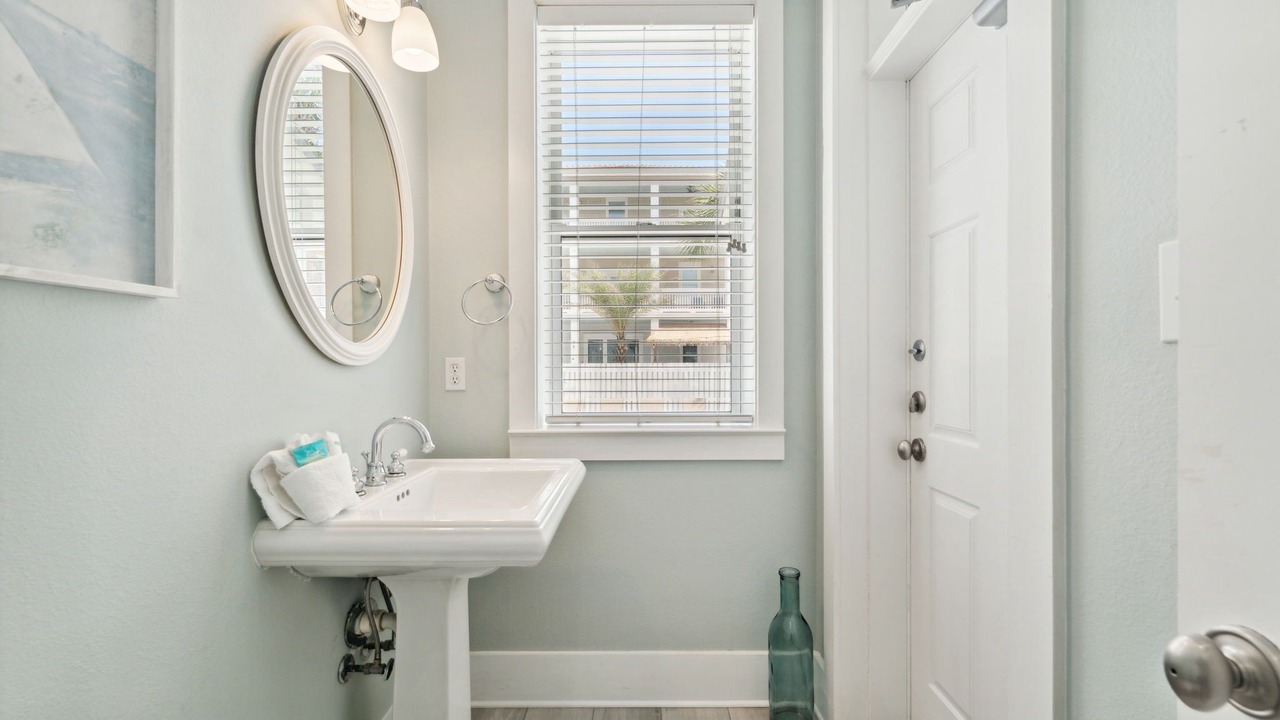 Photo of Bathroom in Delos