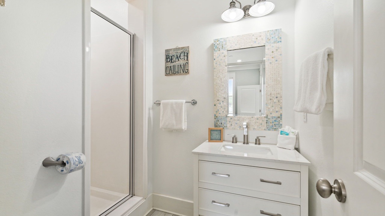 Photo of Bathroom in Delos