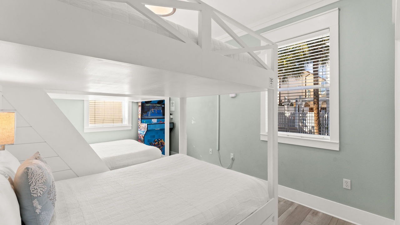 Photo of Bedroom in Delos