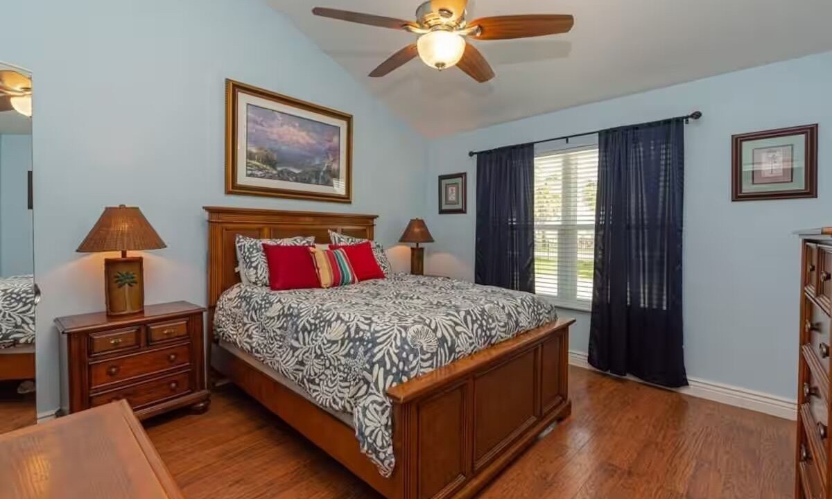 Photo of Bedroom in Rockport