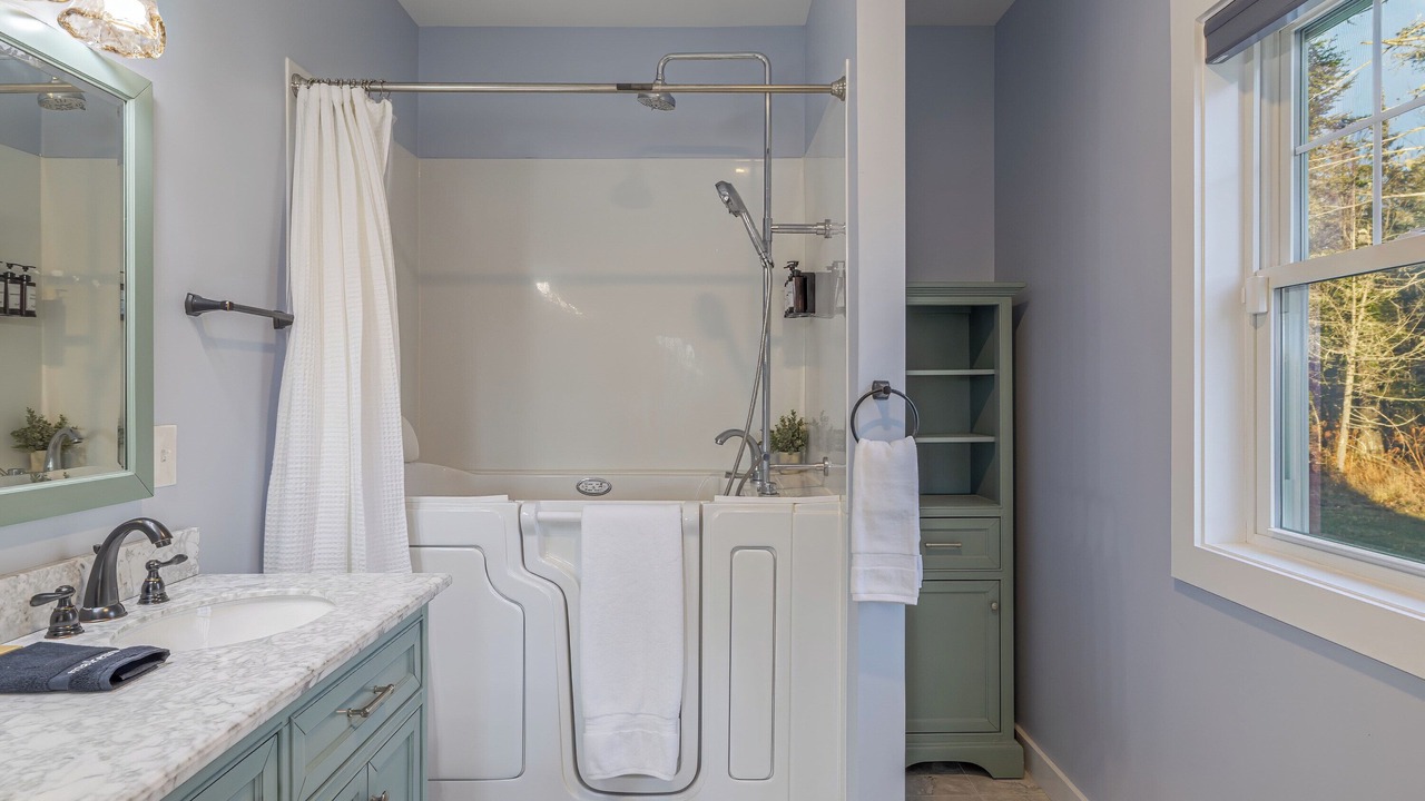 Photo of Bathroom in Lamoine