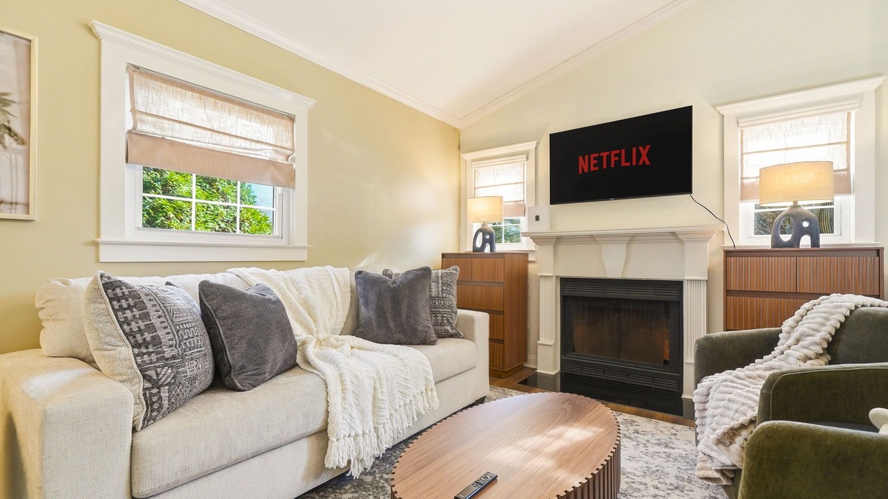 Photo of Livingroom in Buford Highway
